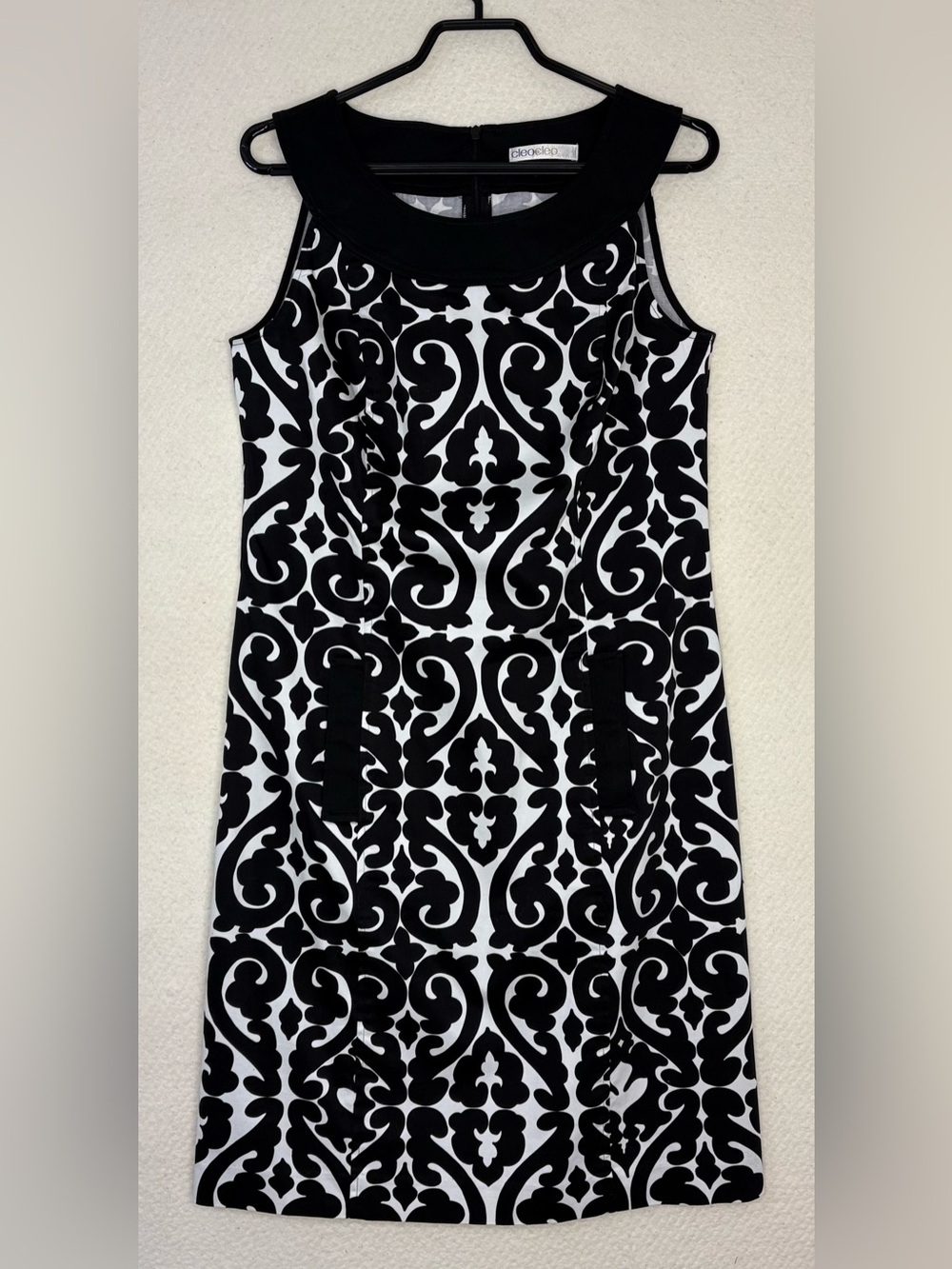 Pockets! ❤️ Cleo Black and White Sleeveless Shift Dress with Back Zip